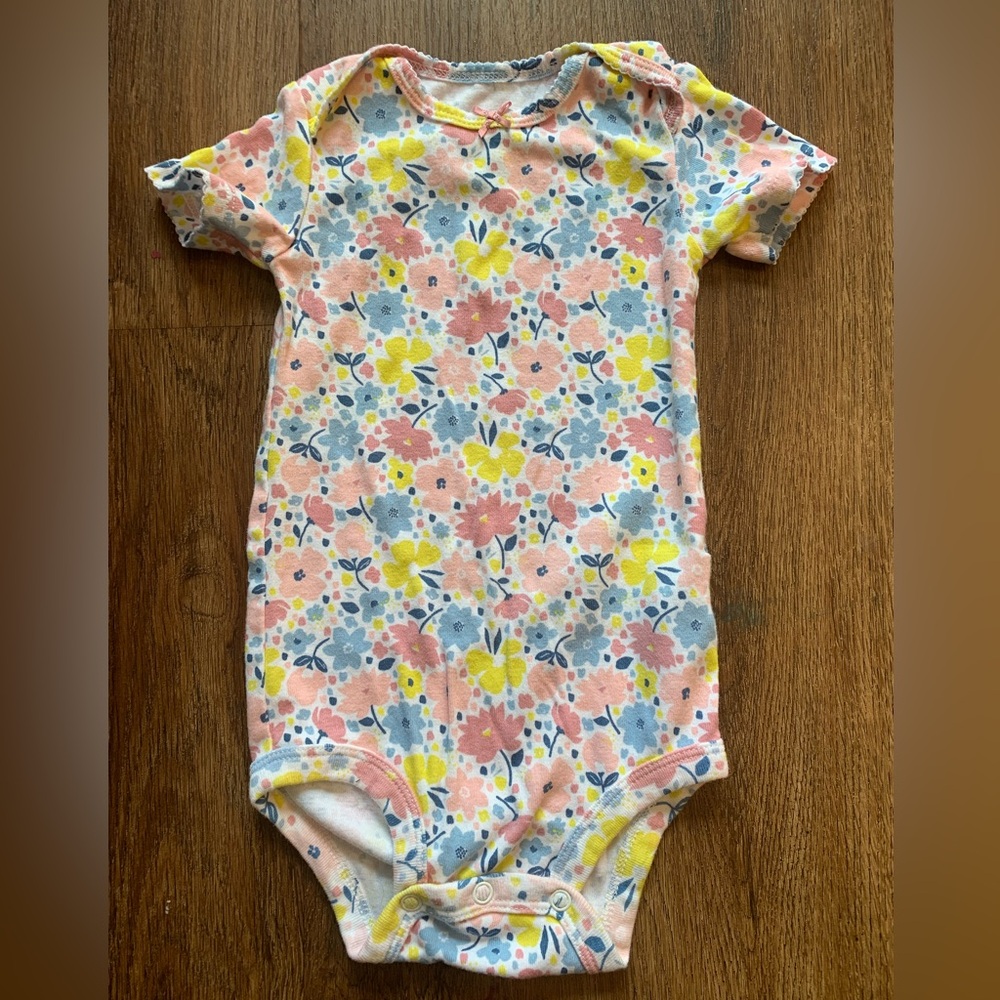 Short sleeve onesie
